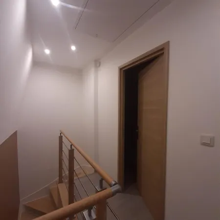 Of08 - Maison Entre Et Foret